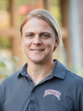 Alex Stevens headshot